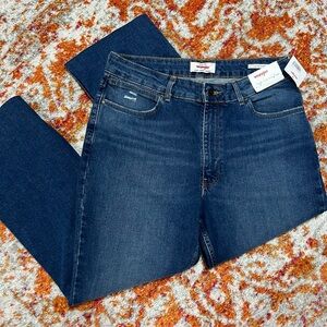Sz 12 NWT Wrangler jeans short